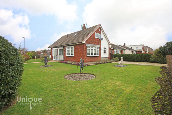 4 bedroom detached bungalow for sale