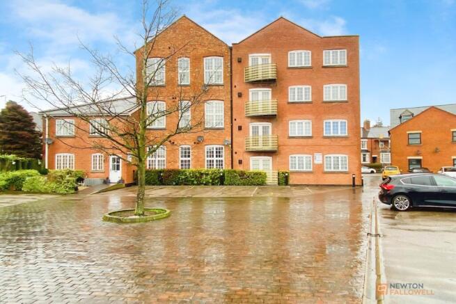 2 bedroom flat for sale