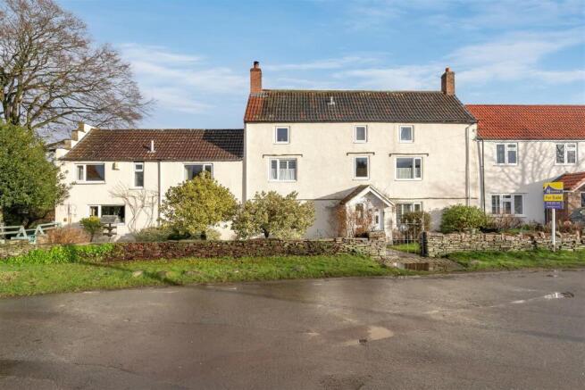 5 bedroom semi-detached house for sale