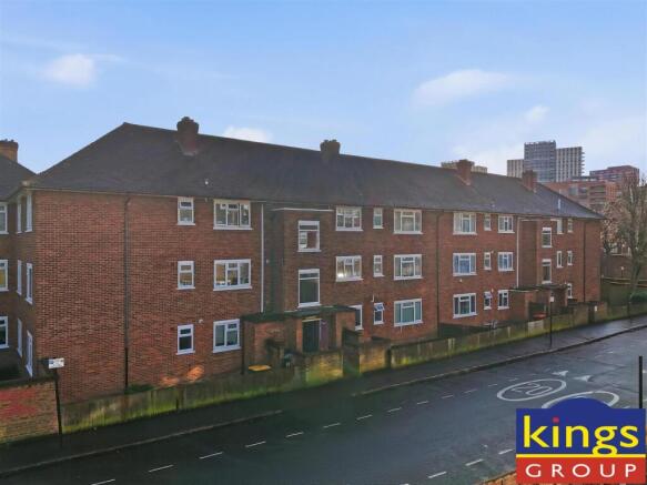 3 bedroom flat for sale