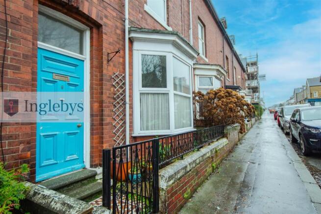 5 bedroom terraced house for sale