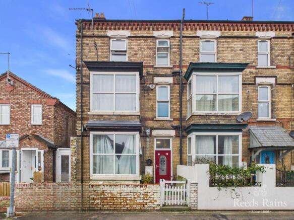 6 bedroom terraced house for sale