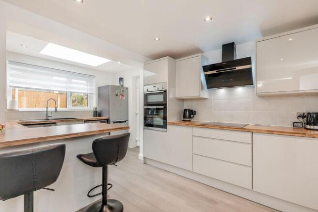 3 bedroom end of terrace house for sale