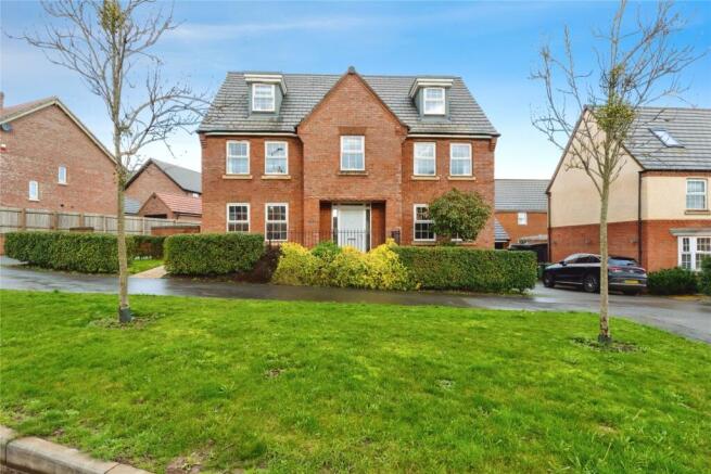 5 bedroom detached house for sale