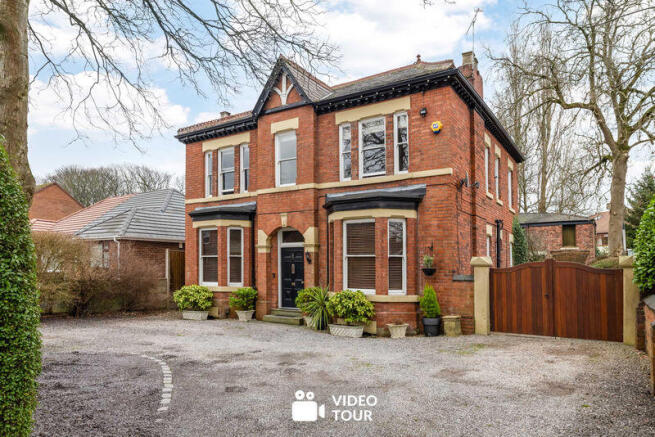 6 bedroom detached house for sale