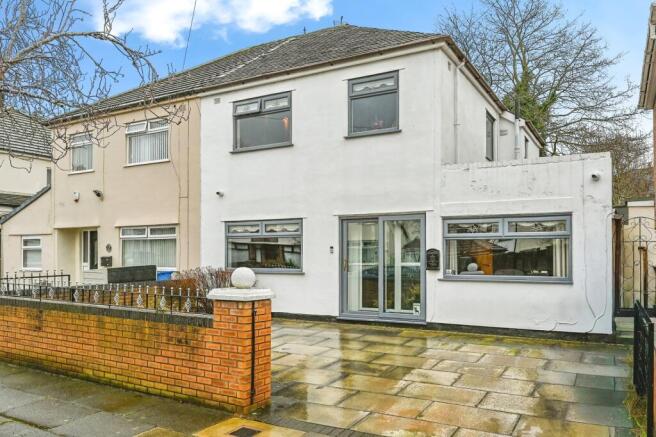 3 bedroom semi-detached house for sale