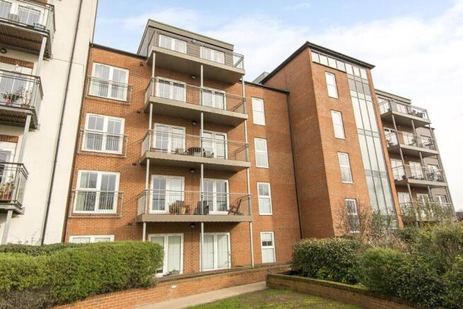 2 bedroom flat for sale