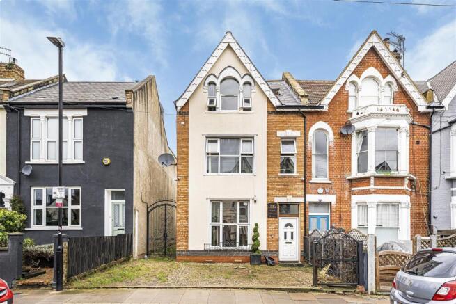 5 bedroom semi-detached house for sale