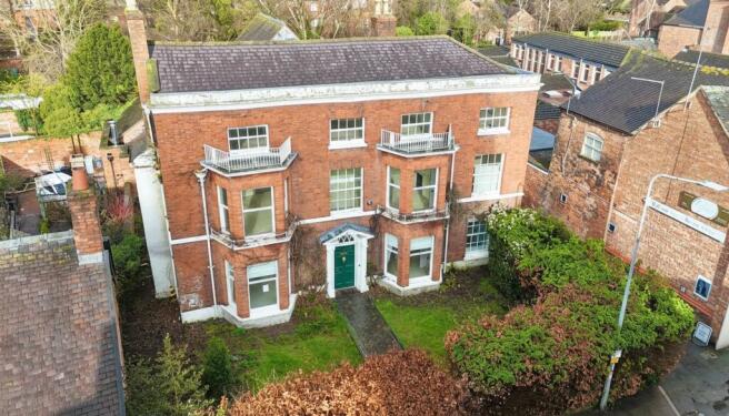 8 bedroom detached house for sale