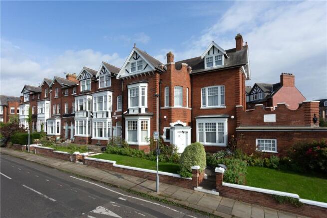 7 bedroom end of terrace house for sale