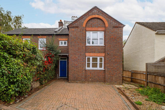 3 bedroom semi-detached house for sale