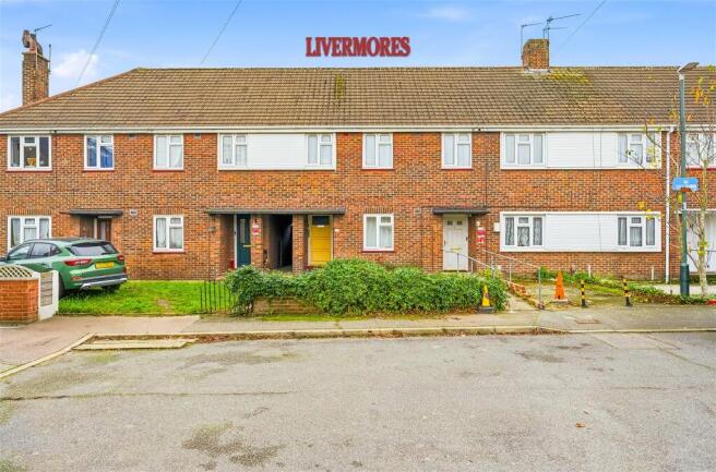 3 bedroom maisonette for sale