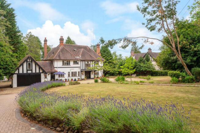 6 bedroom country house for sale