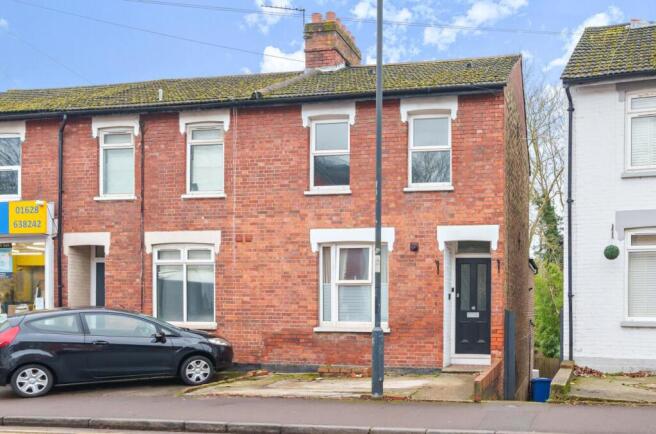 5 bedroom end of terrace house for sale