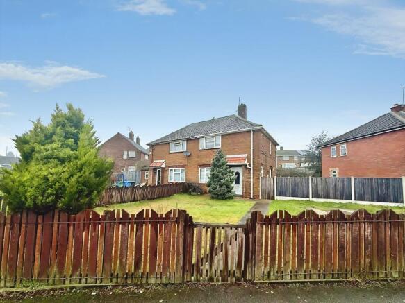 2 bedroom semi-detached house for sale