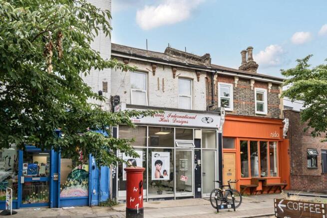 5 bedroom semi-detached house for sale