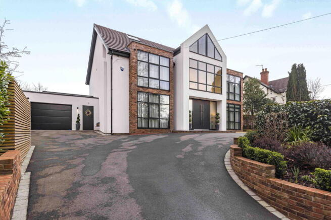 5 bedroom detached house for sale