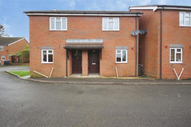 2 bedroom semi-detached house for sale