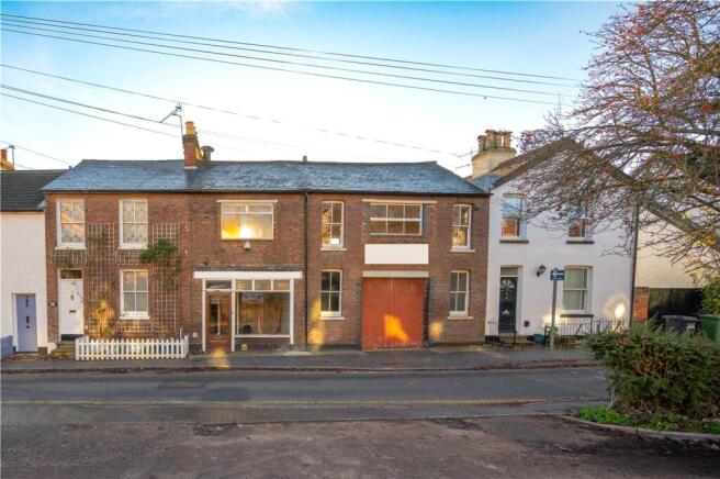Terraced house for sale