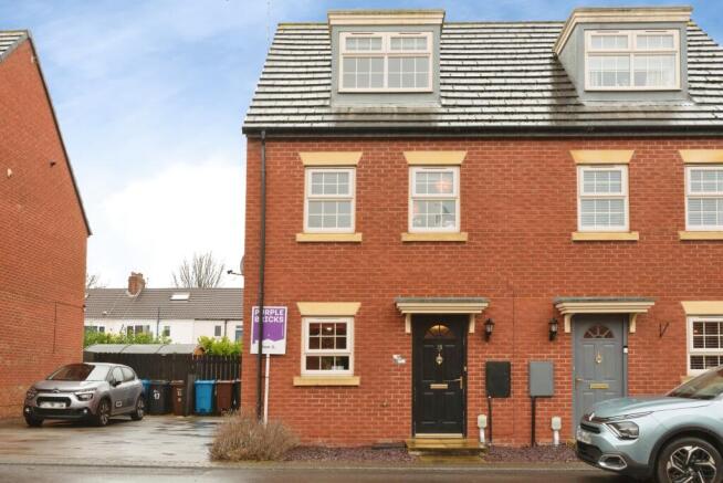 3 bedroom semi-detached house for sale