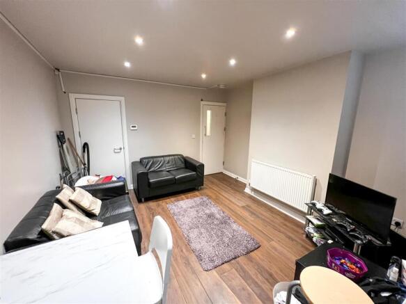 5 bedroom terraced house for sale