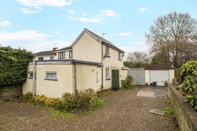 2 bedroom detached house for sale