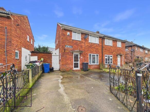 2 bedroom semi-detached house for sale