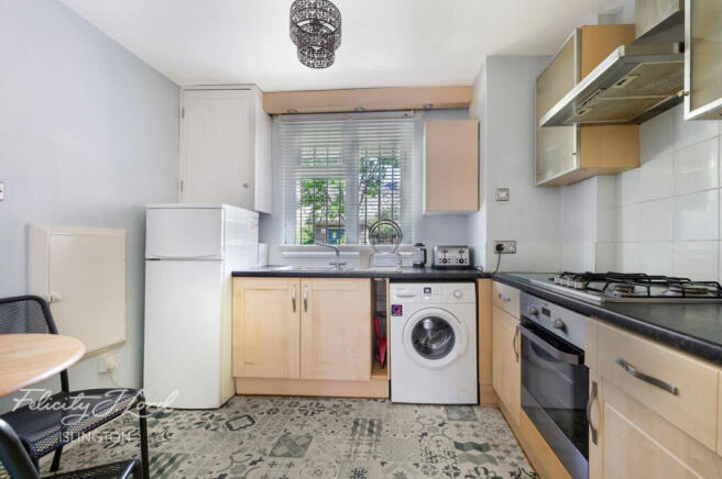 3 bedroom flat for sale