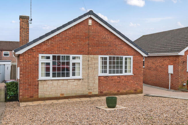 2 bedroom detached bungalow for sale