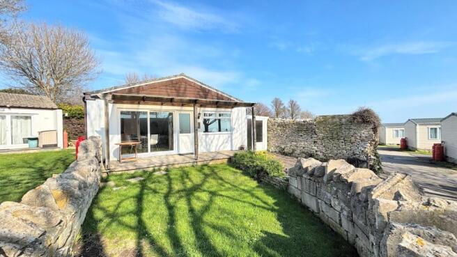 2 bedroom semi-detached bungalow for sale