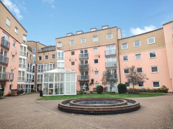 2 bedroom flat for sale