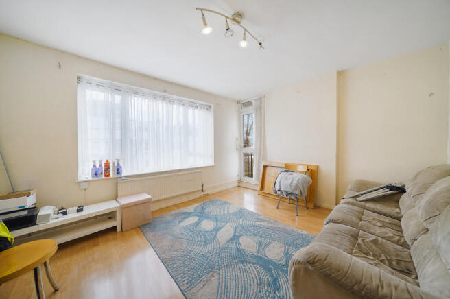 3 bedroom flat for sale