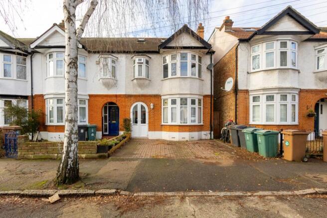 4 bedroom semi-detached house for sale