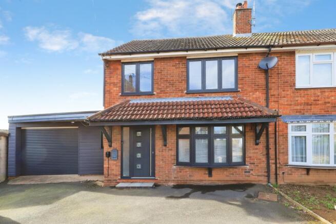 3 bedroom semi-detached house for sale