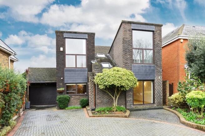 4 bedroom detached house for sale