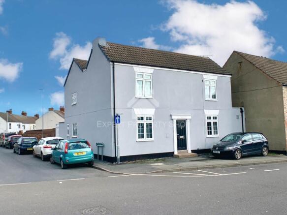 6 bedroom semi-detached house for sale