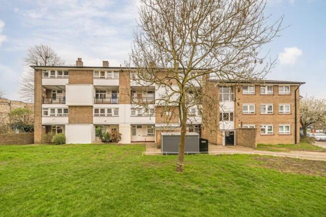 3 bedroom maisonette for sale