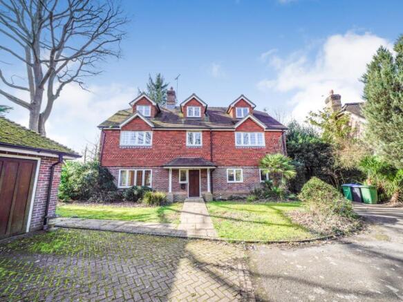 6 bedroom detached house for sale
