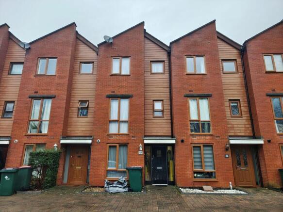 5 bedroom terraced house for sale