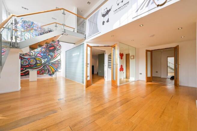 3 bedroom flat for sale