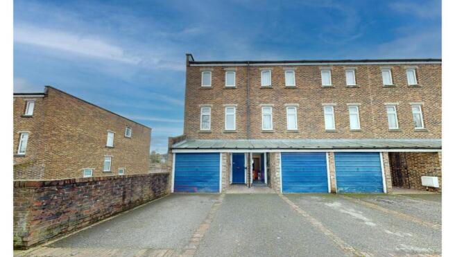 3 bedroom end of terrace house for sale