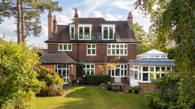 8 bedroom detached house for sale