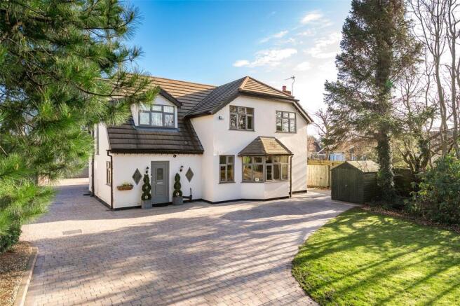 5 bedroom detached house for sale