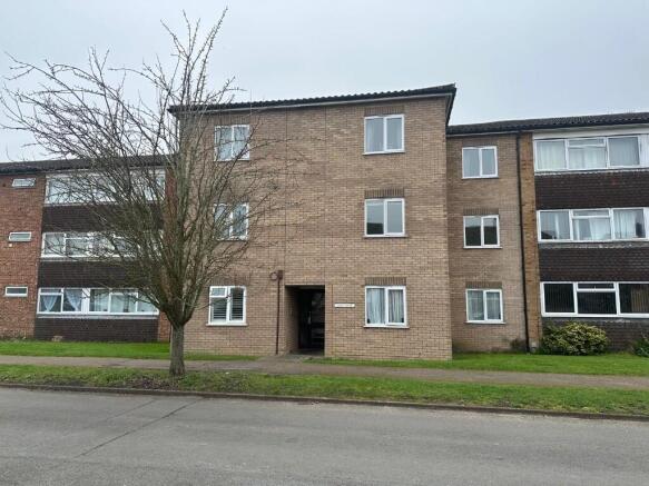 2 bedroom ground floor flat for sale