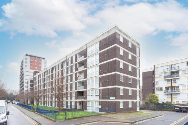4 bedroom flat for sale