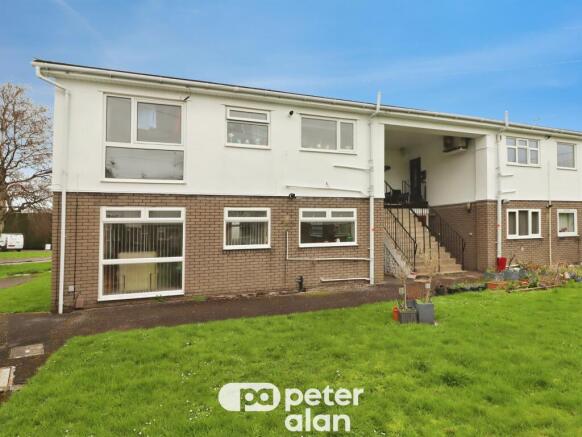 2 bedroom ground floor flat for sale