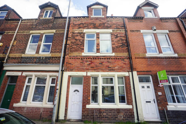 4 bedroom terraced house for sale