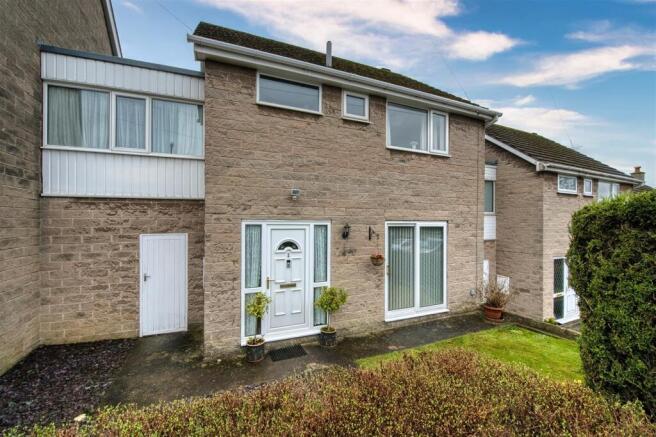 4 bedroom link detached house for sale