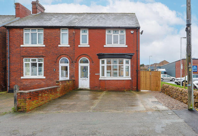 3 bedroom semi-detached house for sale