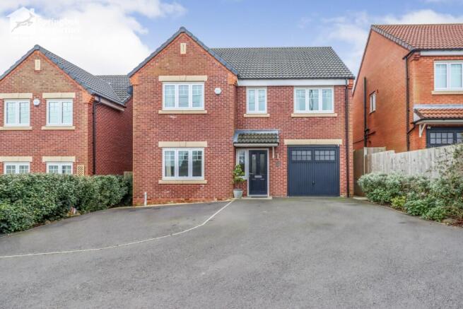 5 bedroom detached house for sale
